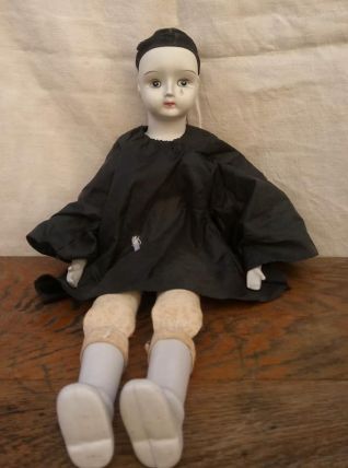 Ancienne poupée de Pierrot en céramique et en tissu 