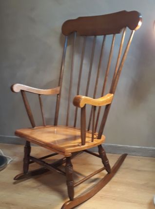 rocking chaire brun et bois naturel  teintes suptiles 1970s 