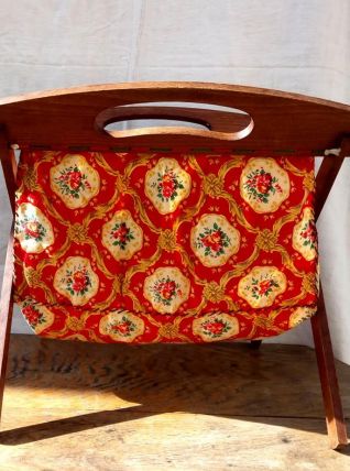 Jolie travailleuse en bois et tissu 