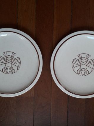Une paire d'assiettes art-déco