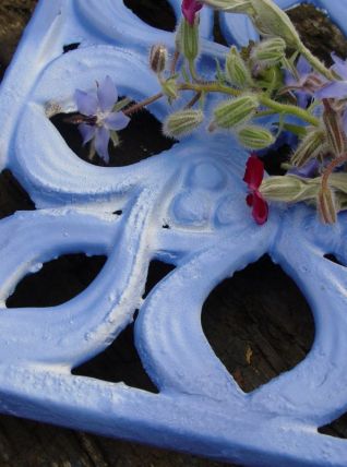 Dessous de plat vintage en fonte bleu