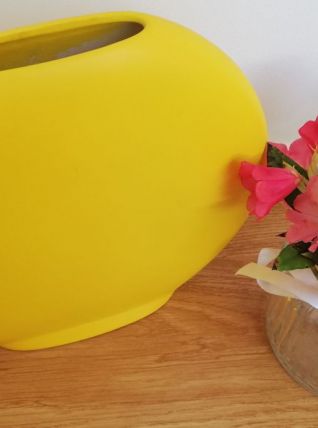 Vase ovale jaune
