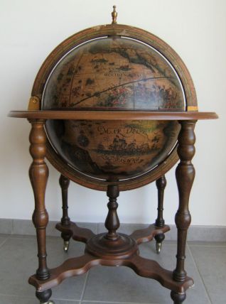 Globe apéritif mappemonde vintage Italie mythologie