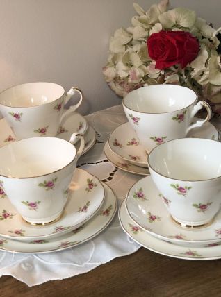 4 Tasses anglaises (trio)  - Anciennes