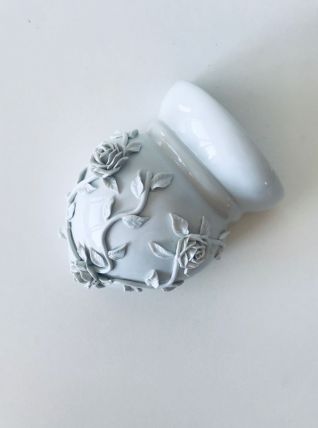 Vase mural ex-voto antique en porcelaine