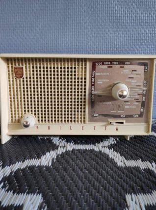 poste de radio ancien Philips modèle Philetta