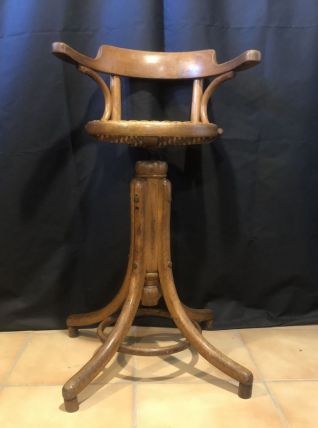 Ancien fauteuil de coiffeur  pour enfant