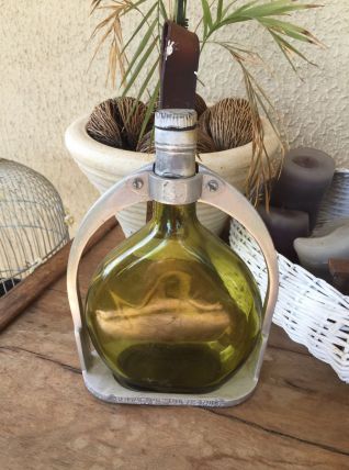Charmante Bouteille Armagnac DUCASTAING , métal et cuir