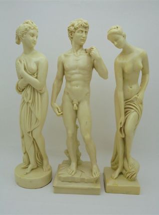3 statuettes en résine