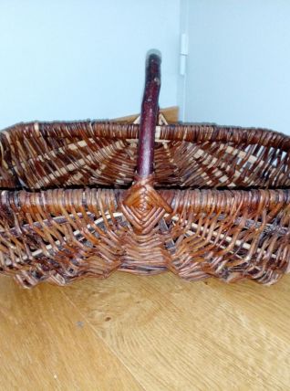 Panier en osier avec anse