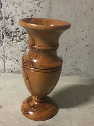 Vase en bois d’olivier