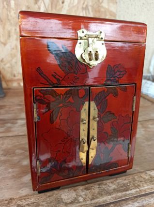 Coffre à bijoux du Vietnam décor floral