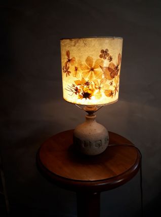 petite lampe1970 en gres emaille signe ,avec abat jour  de f