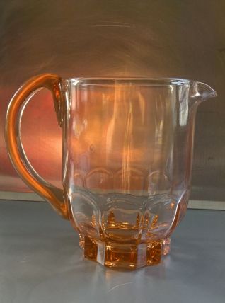 Pichet en verre moulé rose vintage, années 40-50