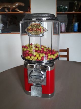 distributeur chewing gum et bonbon style vintage ,80s proche