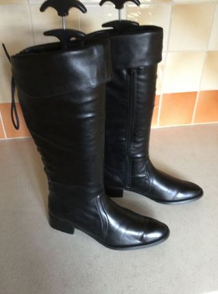 Bottes hautes noires  larges molets