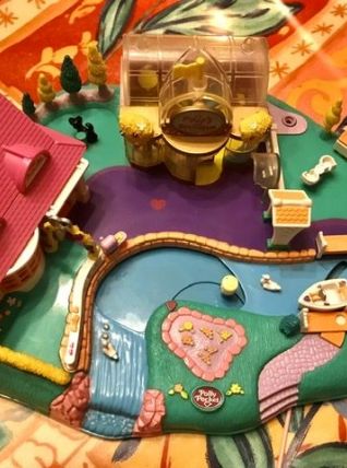 Vintage Polly pocket magical Movin Pollyville 1996 