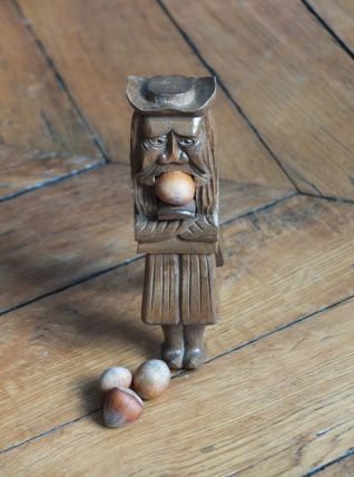 Casse-noisette en bois  Breton