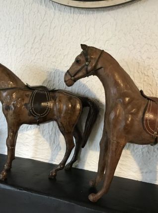 2 grandes statuettes chevaux en bois