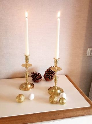 Paire de bougeoirs en laiton 