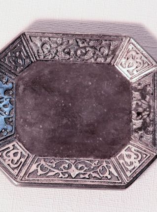 Vide poche vintage en métal. 