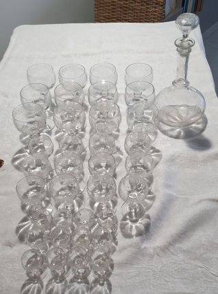 Carafe et verres en cristal gravé