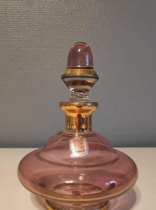 carafe en verre rose et or estampillée "verrerie de Monaco"