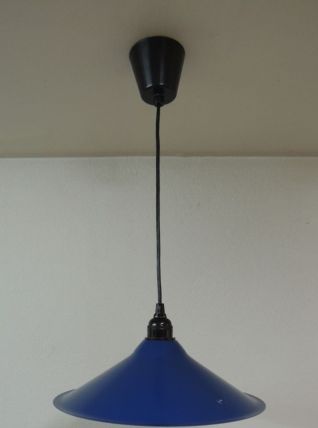 Suspension métal bleue