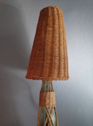 lampe sur bouteille déco et abat-jour rotin