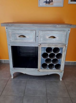 Buffet, bar shabby