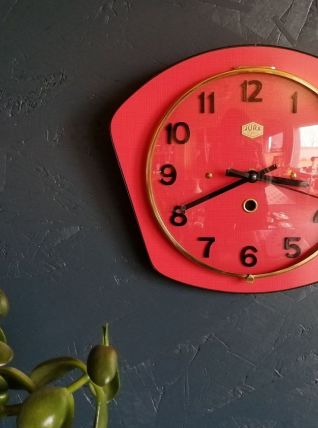 Horloge vintage, pendule murale "Jura Rouge"