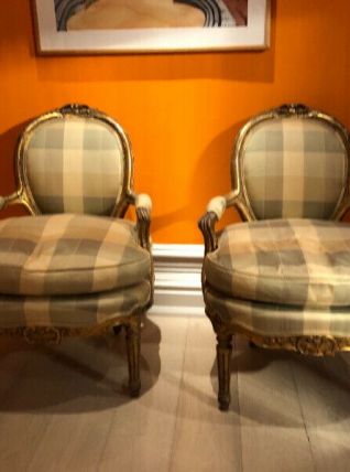 Lot de 4 chaises dorées de style LOUIS XVI