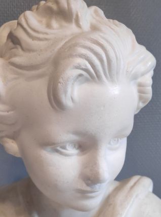 buste de jeune garçon en plâtre