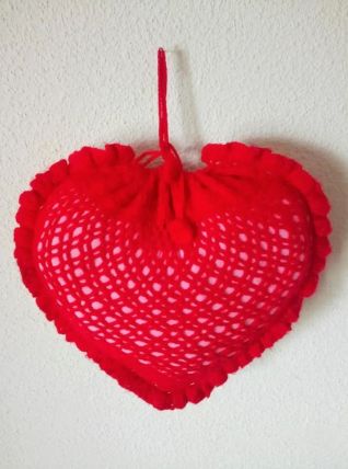Coussin cœur rouge en crochet - Années 70