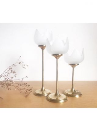Trio de bougeoirs fleurs en laiton et verre vintage 