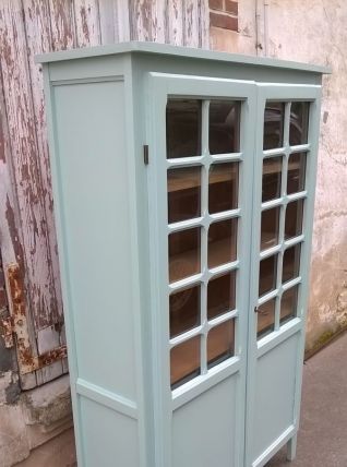 armoire vitrine parisienne couleur vert mint