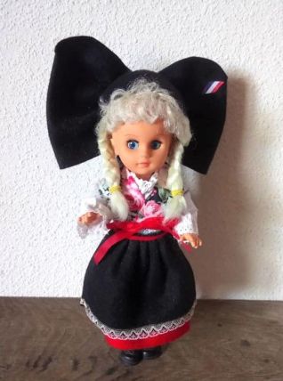 Poupée alsacienne vintage