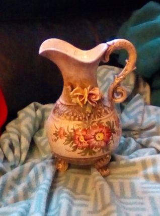 Vase retro romantique fleurs relief