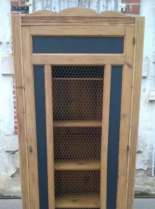 Armoire parisienne grillagé