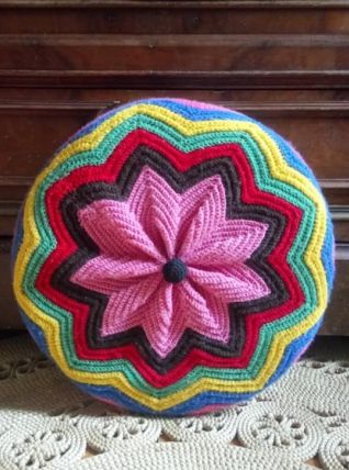 Coussin crochet vintage 