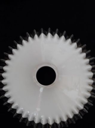 Suspension plate en verre opaline mat avec colllerette 