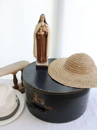 Boîte à chapeaux