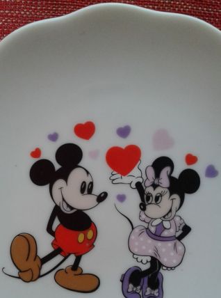 Ensemble porcelaine Walt Disney. 