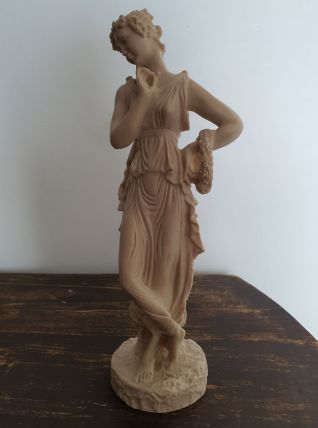 Sculpture femme grecque pensante numeroté et signé FG