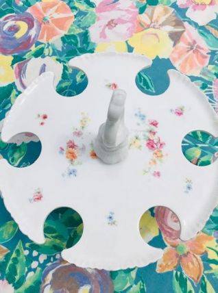 Présentoir / serviteur à œufs en porcelaine