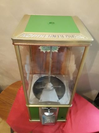 distributeur a surprise et bonbon  northern beaver canada  g