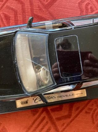 cadillac seville sts 1/18 Avec Boite