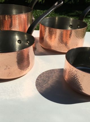 Casseroles en cuivre martelé