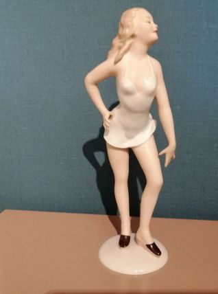 FIGURINE STYLE ART DECO EN PORCELAINE DE WALLENDORF 