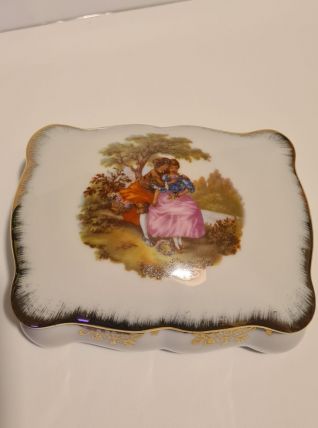 Boîte en porcelaine de Limoges décor scène galante